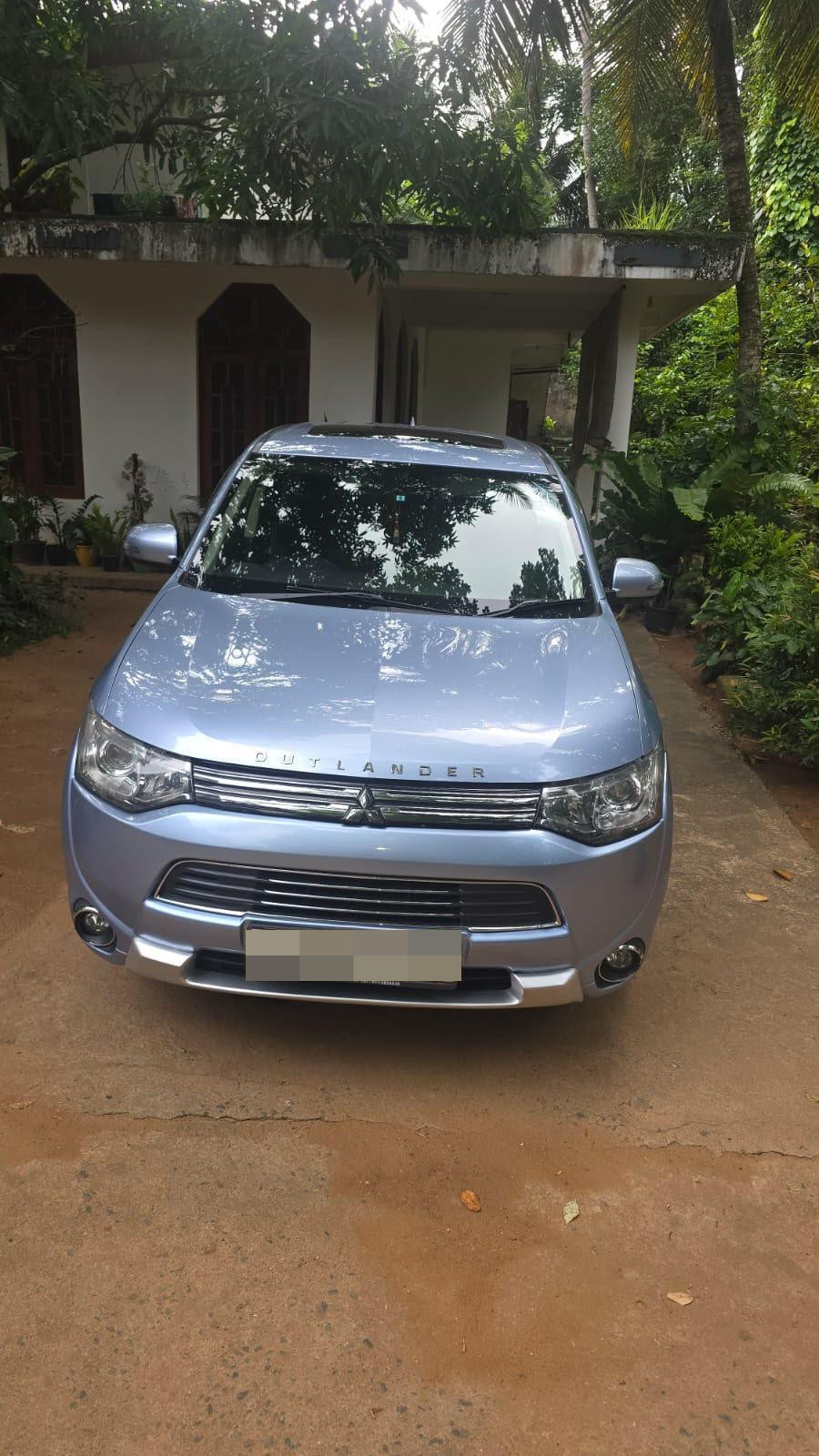 Mitsubishi Outlander 2014 - Used SUV sale in Sri Lanka - patpat.lk