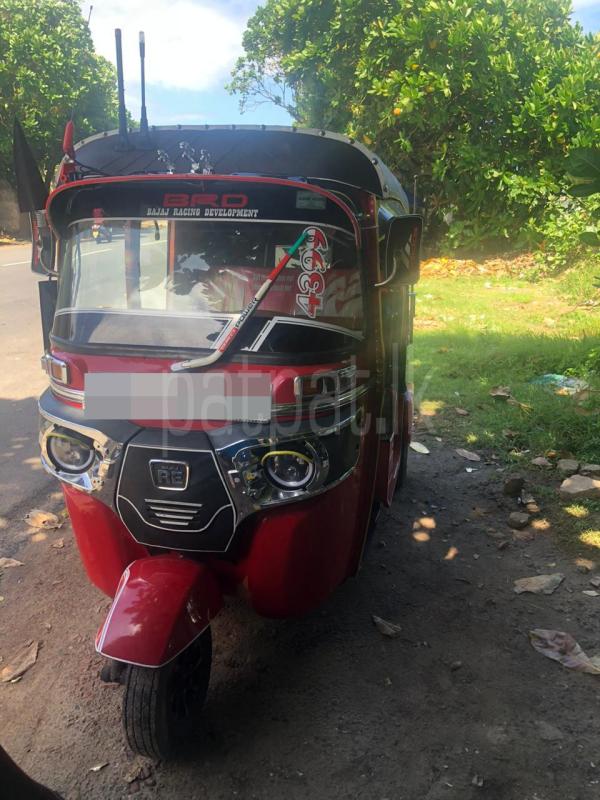 Bajaj 4 stroke 2016 - பயன்படுத்தப்பட்டது முச்சக்கர வண்டி sale in Sri Lanka - patpat.lk