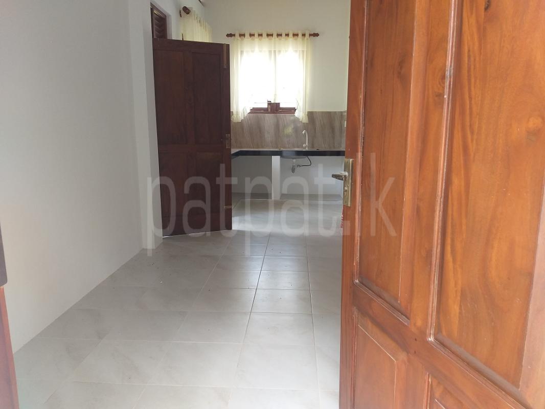 House for Rent in Ganemulla ads-image-1