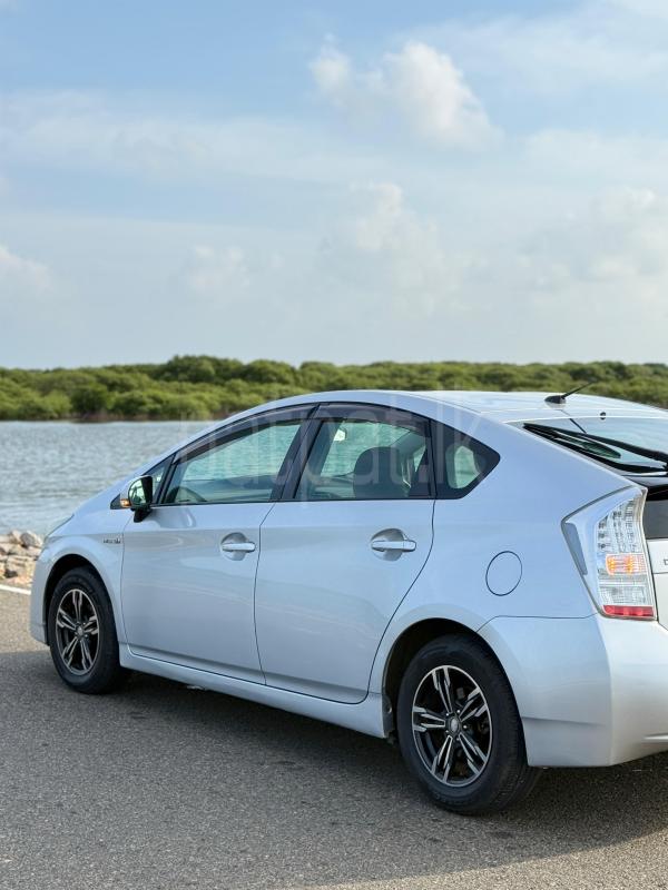 Toyota Prius 2011 - பயன்படுத்தப்பட்டது கார் sale in Sri Lanka - patpat.lk