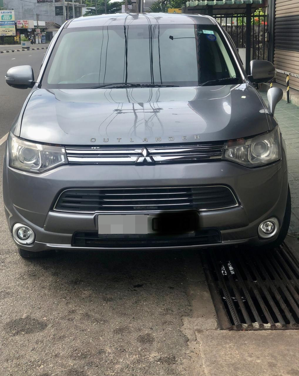 Mitsubishi Outlander 2013 - Used SUV sale in Sri Lanka - patpat.lk