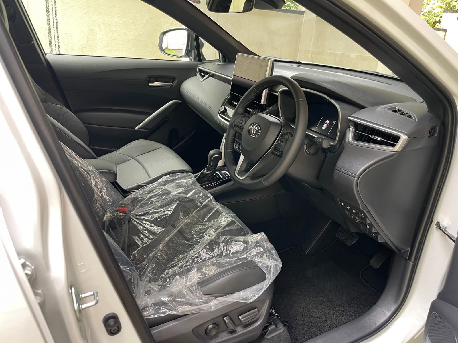 Toyota Corolla Cross 2025 - Brand New SUV sale in Sri Lanka - patpat.lk