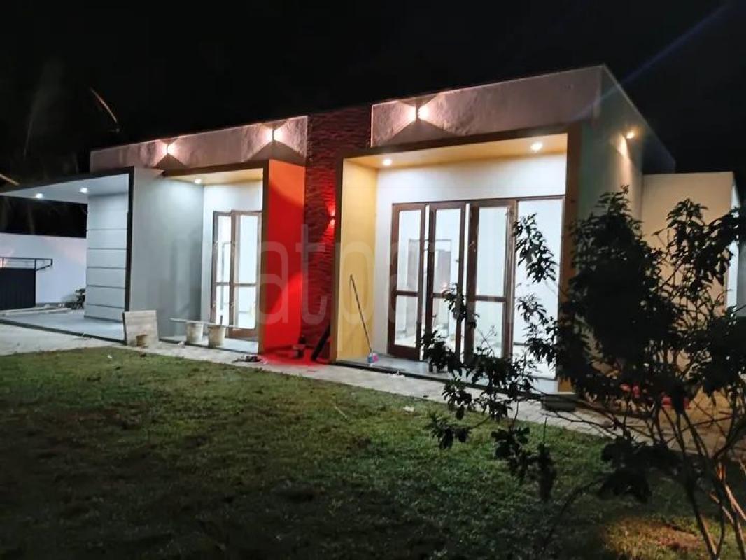 House for Sale in Kahathuduwa