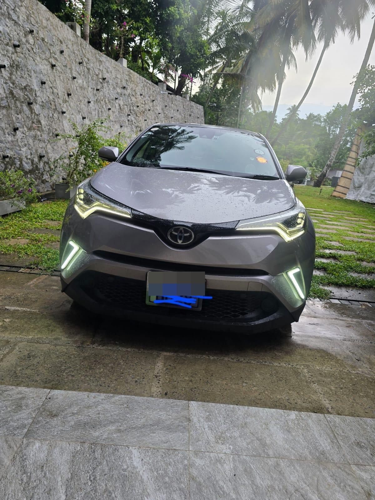 Toyota CHR 2017 - பயன்படுத்தப்பட்டது SUV sale in Sri Lanka - patpat.lk