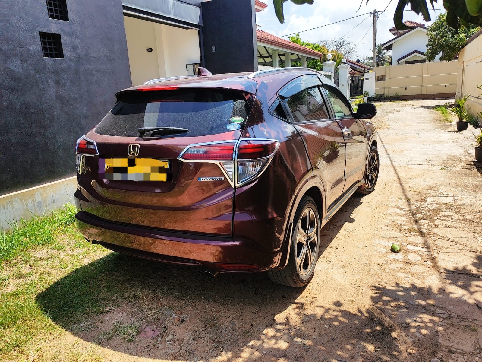 Honda Vezel 2014 - භාවිතා කරන ලද SUV රථය sale in Sri Lanka - patpat.lk
