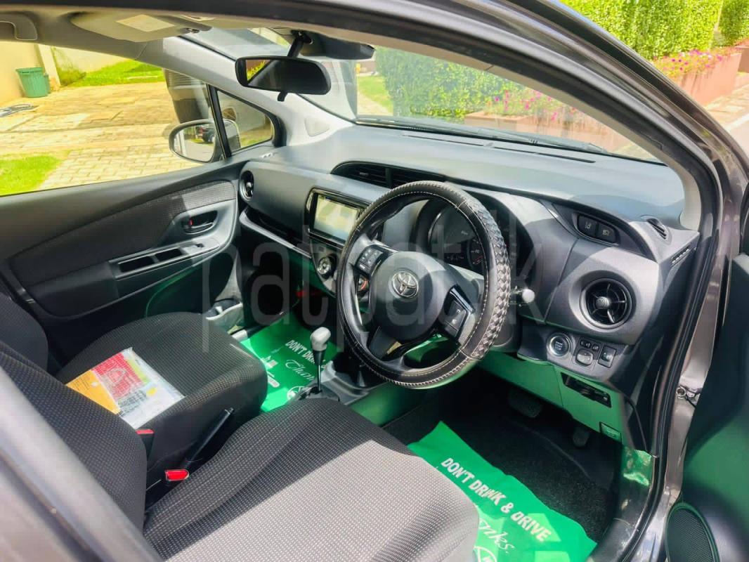 Toyota Vitz 2017 - பயன்படுத்தப்பட்டது கார் sale in Sri Lanka - patpat.lk