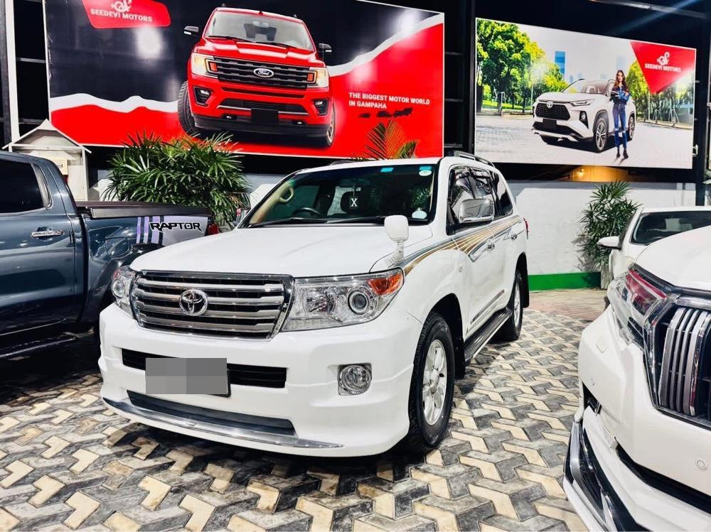 Toyota Land Cruiser Prado 2011 - பயன்படுத்தப்பட்டது SUV sale in Sri Lanka - patpat.lk