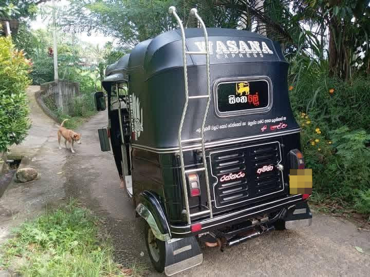 Bajaj 4 stroke 2012 - பயன்படுத்தப்பட்டது முச்சக்கர வண்டி sale in Sri Lanka - patpat.lk