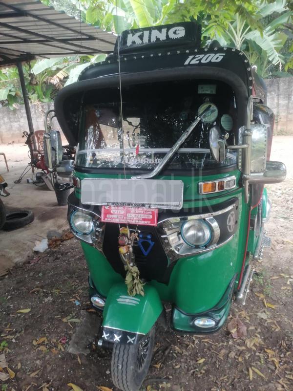 Bajaj Three Wheel 2018 - பயன்படுத்தப்பட்டது முச்சக்கர வண்டி sale in Sri Lanka - patpat.lk