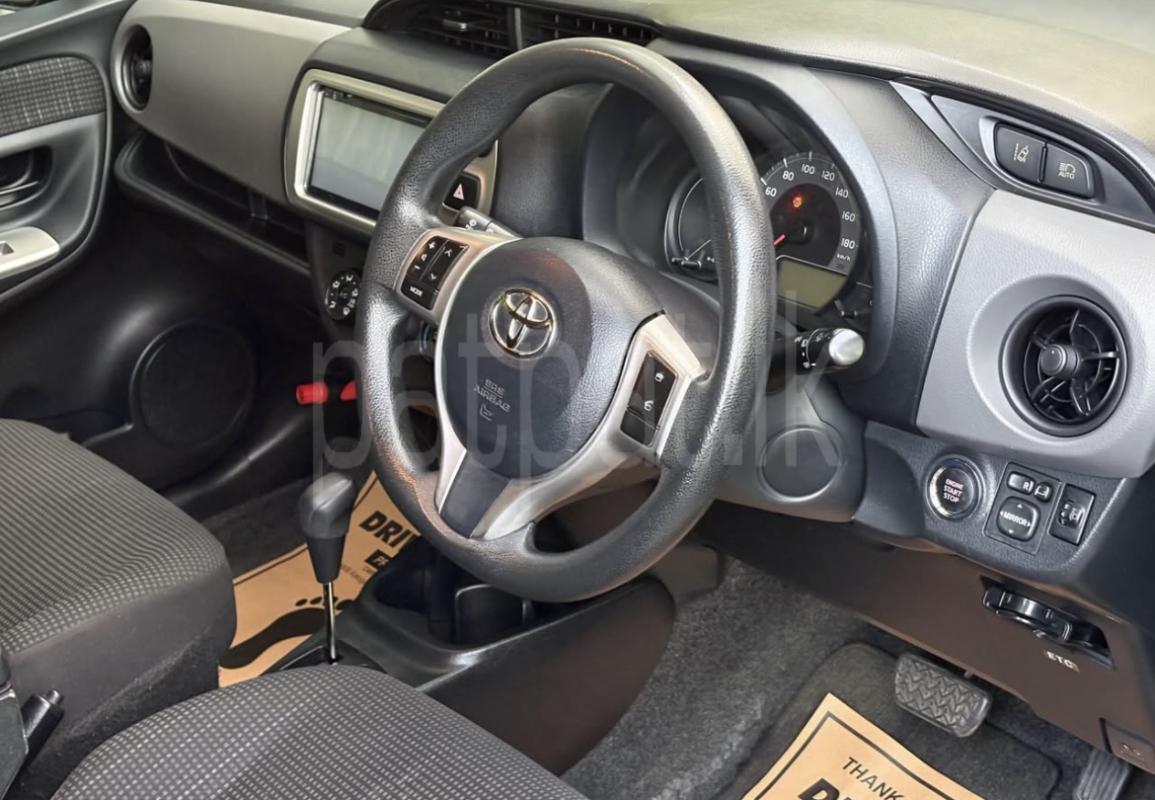 Toyota Vitz 2016 - பயன்படுத்தப்பட்டது கார் sale in Sri Lanka - patpat.lk