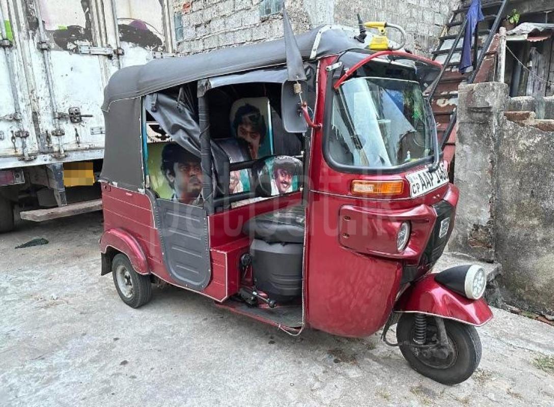Bajaj Three Wheel 2014 - பயன்படுத்தப்பட்டது முச்சக்கர வண்டி sale in Sri Lanka - patpat.lk