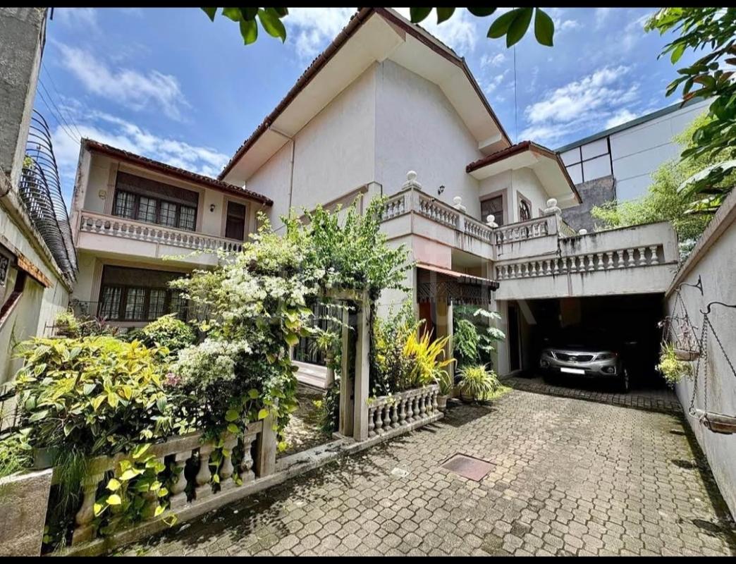 House for Sale in Bambalapitiya (Colombo 04)