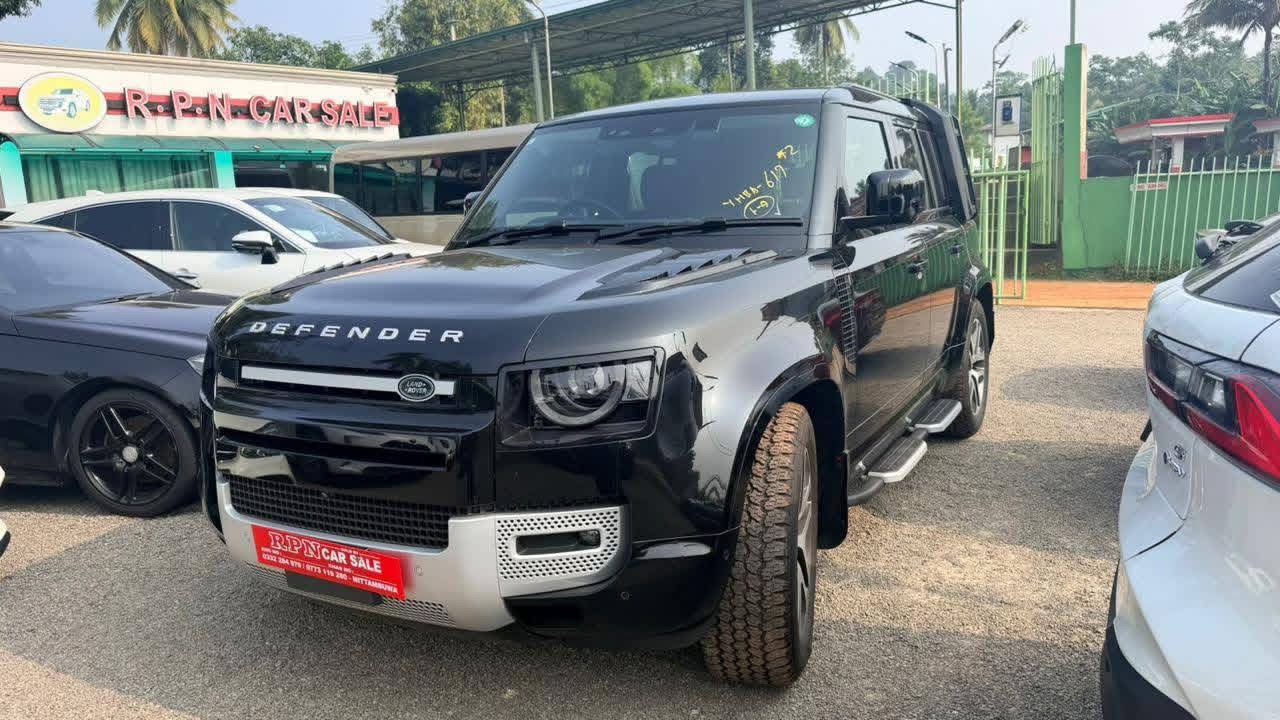 Land Rover Defender 2023 ads-image-1