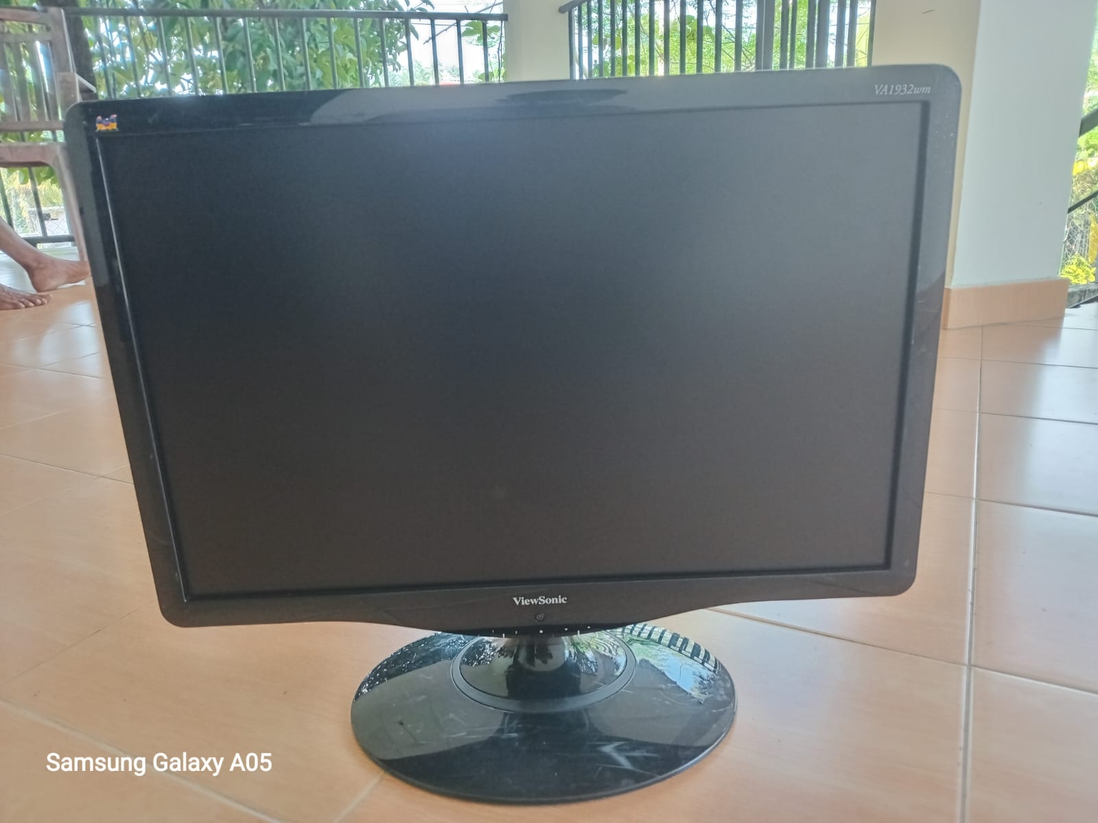 ViewSonic 19 LCD Monitor ads-image-1