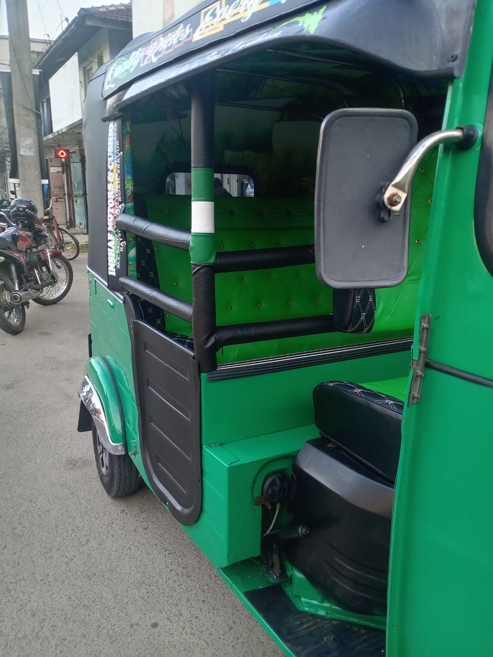 Bajaj Three Wheel 2016 - භාවිතා කරන ලද ත්‍රිරෝද රථය sale in Sri Lanka - patpat.lk