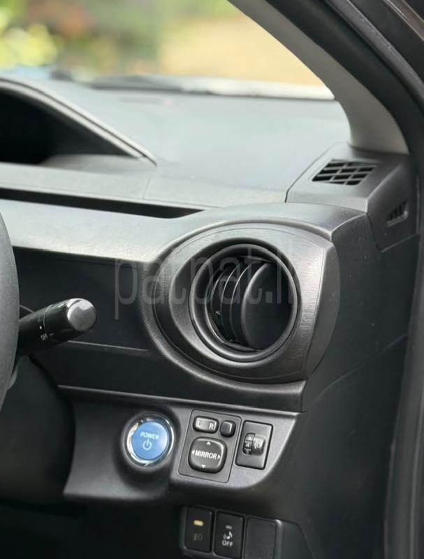 Toyota Prius 2012 - பயன்படுத்தப்பட்டது கார் sale in Sri Lanka - patpat.lk