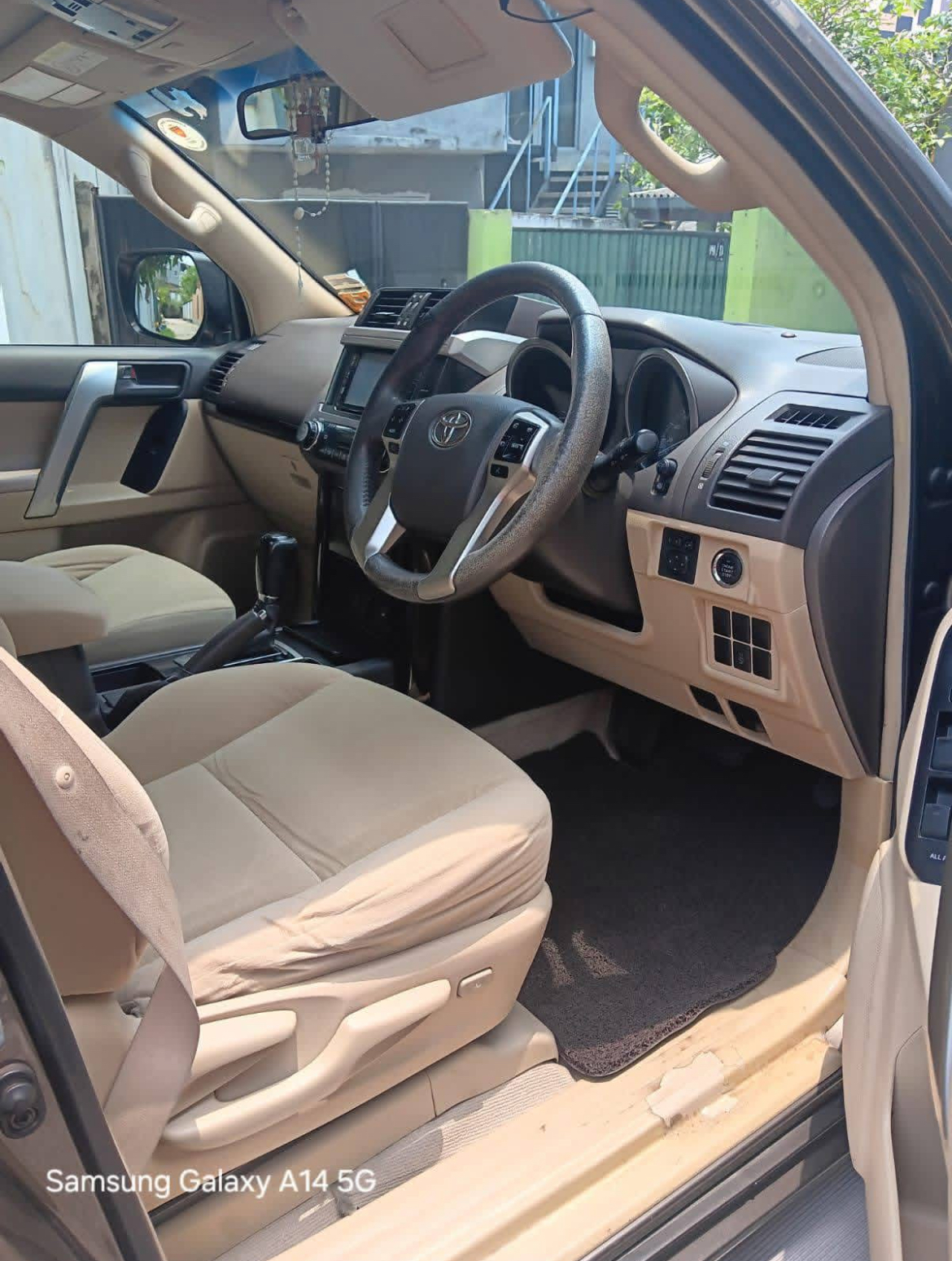 Toyota Land Cruiser 2015 - Used SUV sale in Sri Lanka - patpat.lk