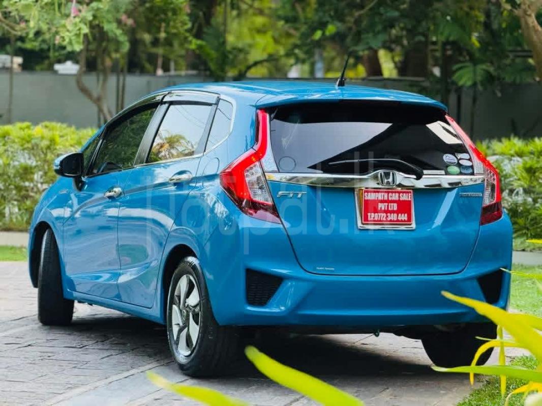 Advertisement image 3