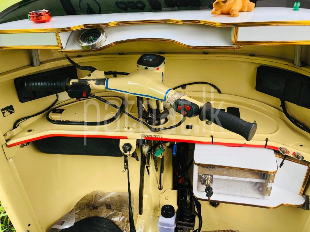 Bajaj 2 stroke 2004 - Used Three wheeler sale in Sri Lanka - patpat.lk