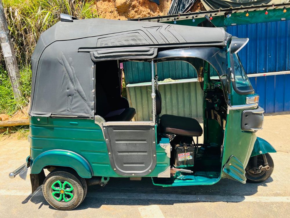 Bajaj Three Wheel 2016 - Used Three wheeler sale in Sri Lanka - patpat.lk