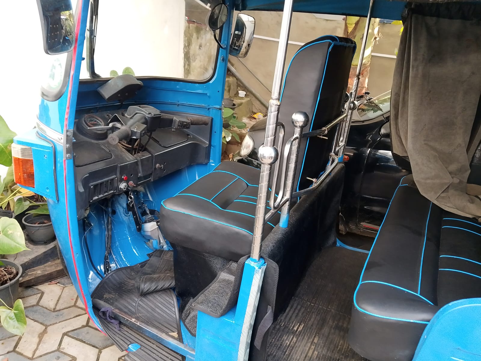 Bajaj Three Wheel 2010 - භාවිතා කරන ලද ත්‍රිරෝද රථය sale in Sri Lanka - patpat.lk