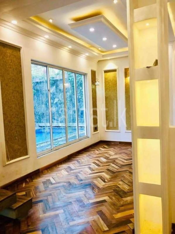 Advertisement image 6