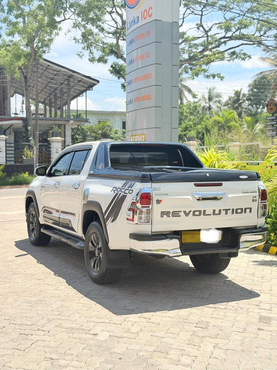 Toyota Hilux 2017 - Used Pick-up  sale in Sri Lanka - patpat.lk