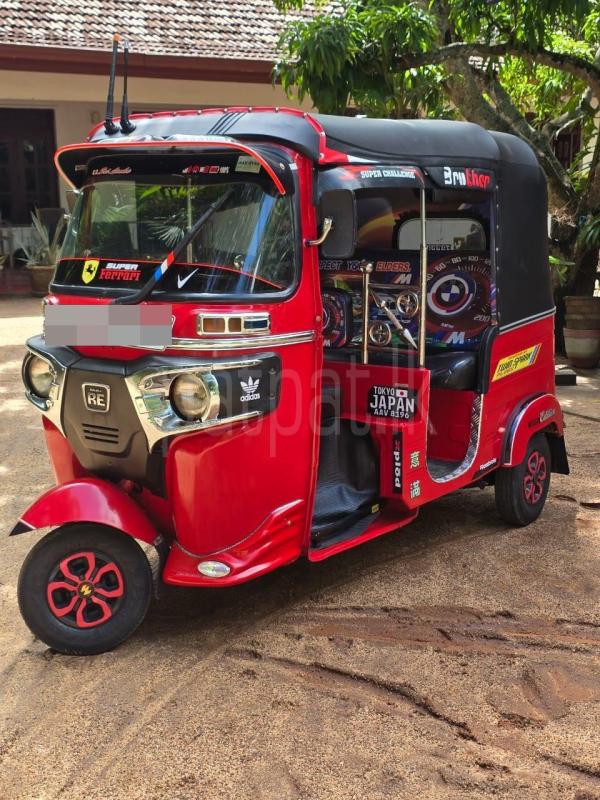Bajaj Three Wheel 2015 - பயன்படுத்தப்பட்டது முச்சக்கர வண்டி sale in Sri Lanka - patpat.lk