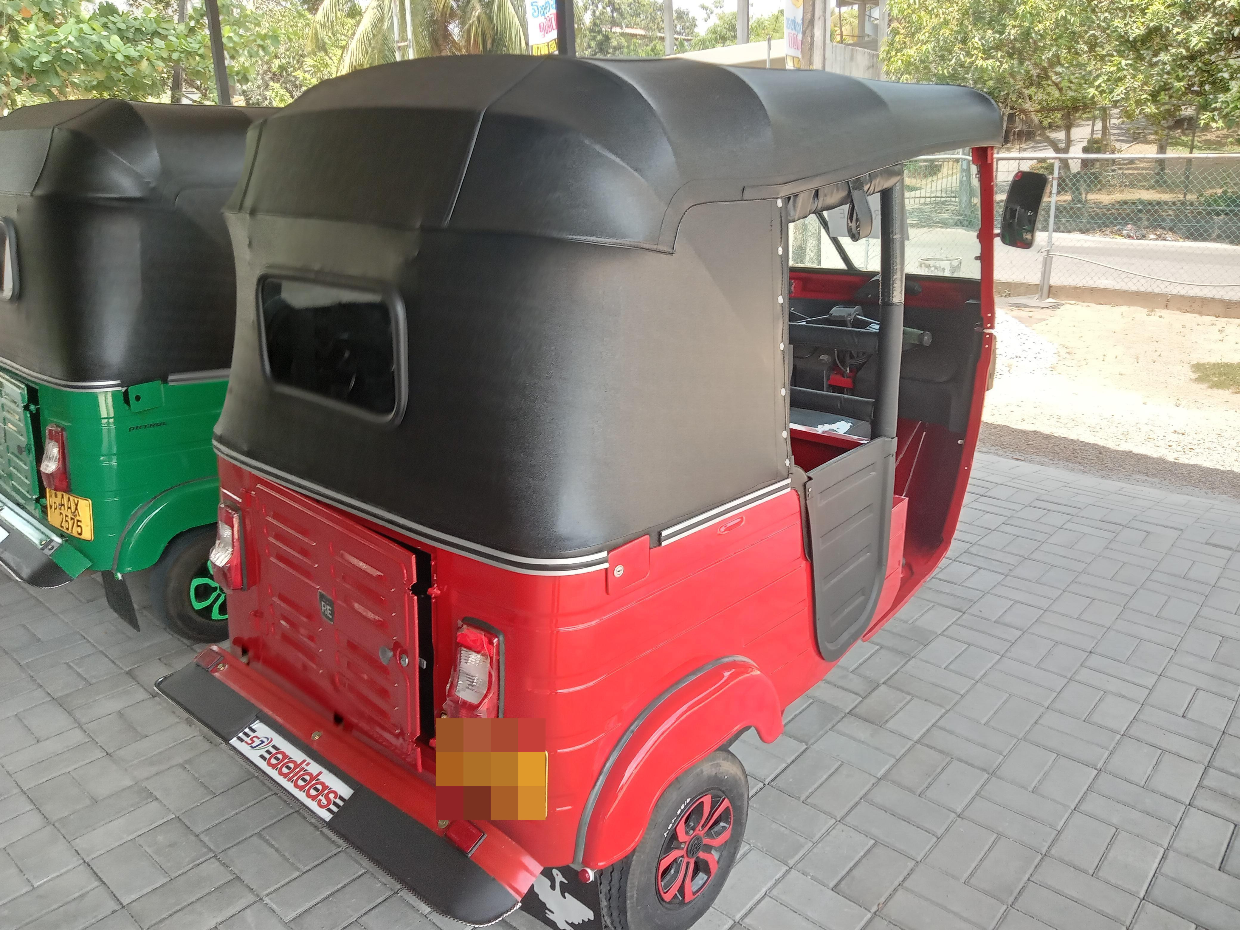 Bajaj Three Wheel 2015 - භාවිතා කරන ලද ත්‍රිරෝද රථය sale in Sri Lanka - patpat.lk