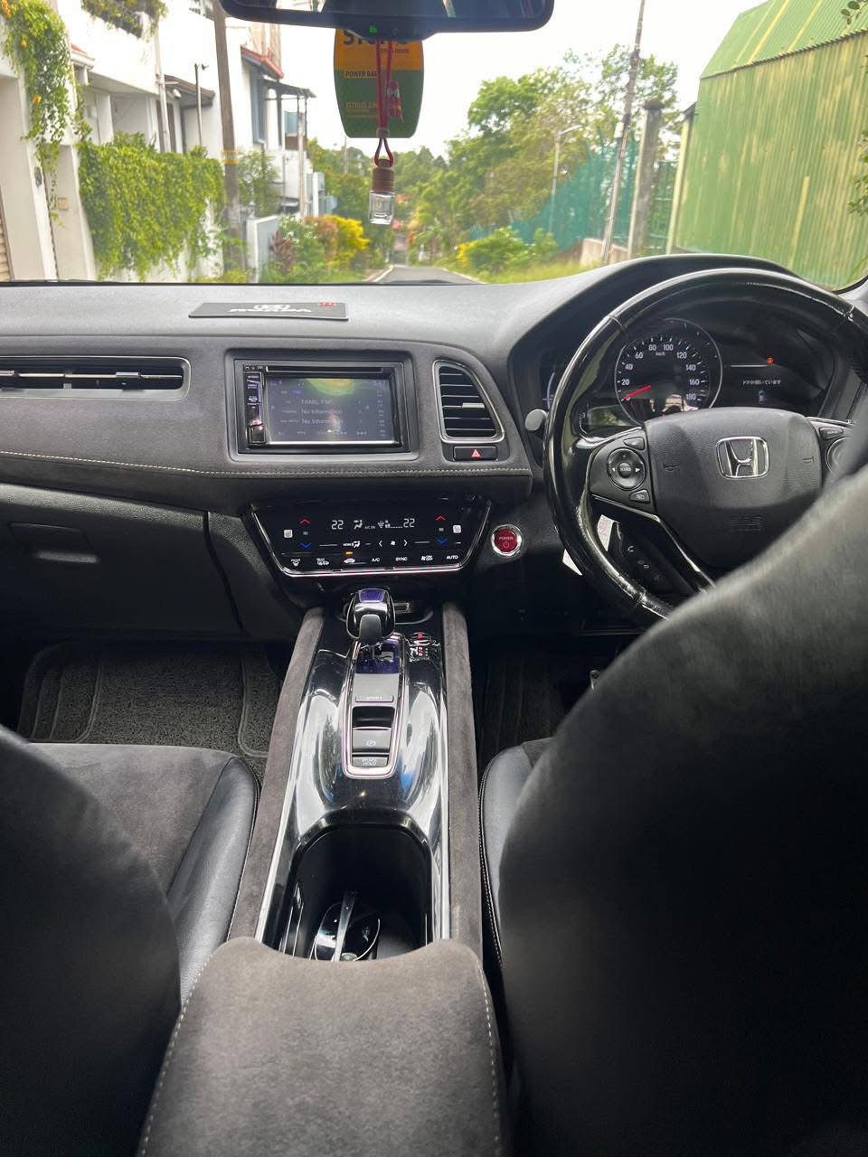 Honda Vezel 2017 - பயன்படுத்தப்பட்டது SUV sale in Sri Lanka - patpat.lk