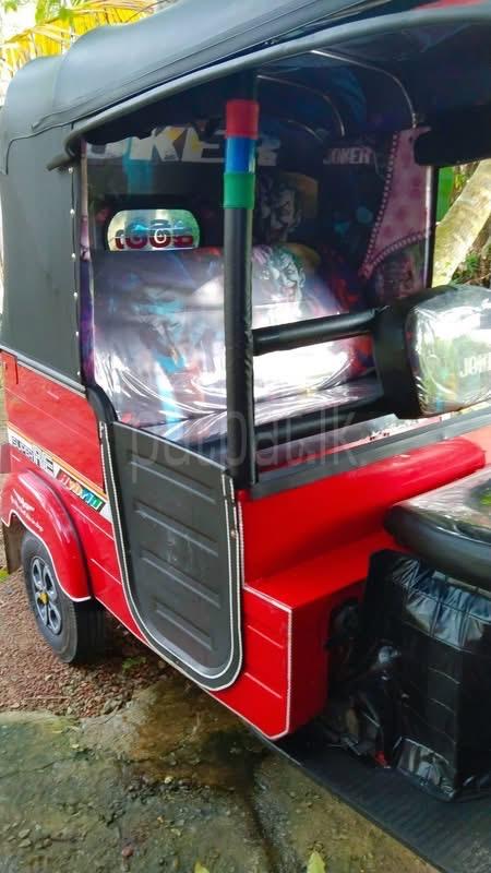 Bajaj 4 stroke 2015 - பயன்படுத்தப்பட்டது முச்சக்கர வண்டி sale in Sri Lanka - patpat.lk