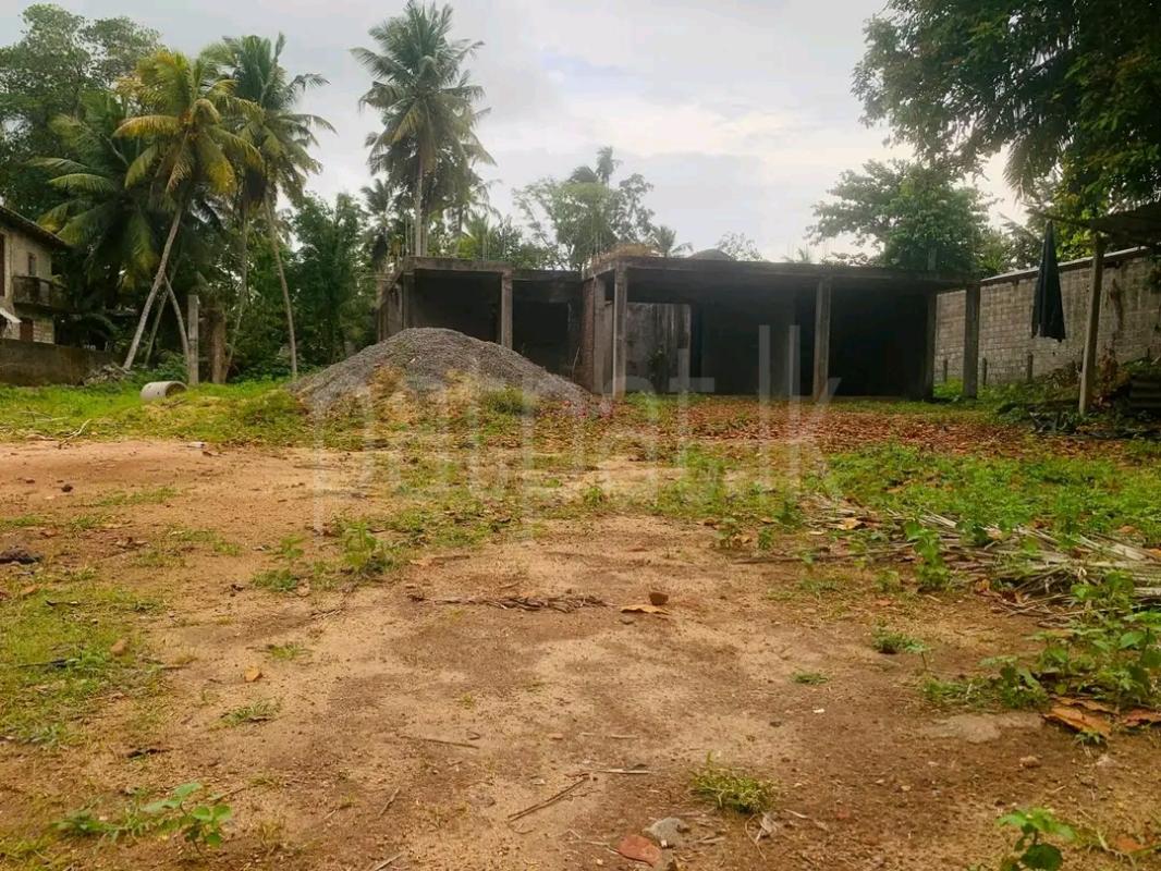 Residential Land for Sale in Pamunugama