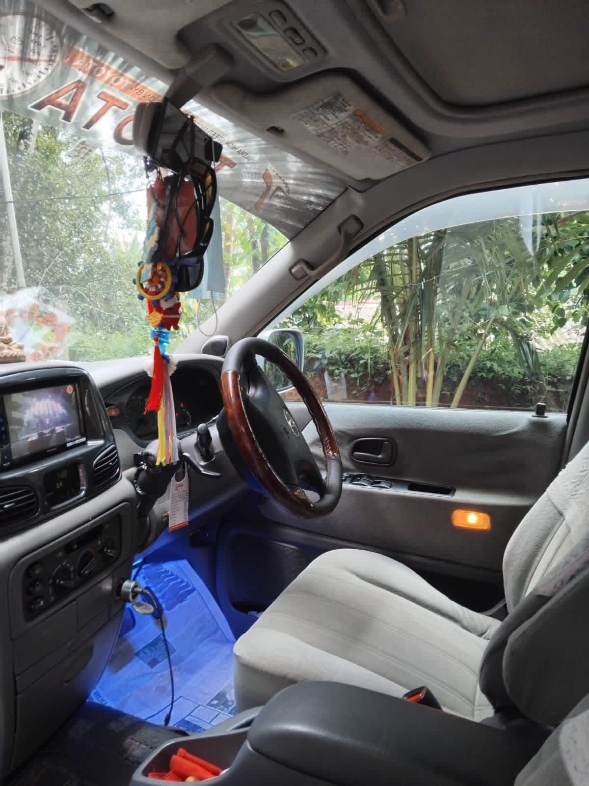 Toyota Noah 1999 - Used Van sale in Sri Lanka - patpat.lk