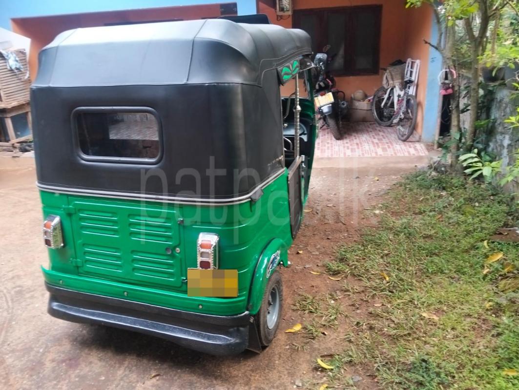 Bajaj 4 stroke 2013 - பயன்படுத்தப்பட்டது முச்சக்கர வண்டி sale in Sri Lanka - patpat.lk