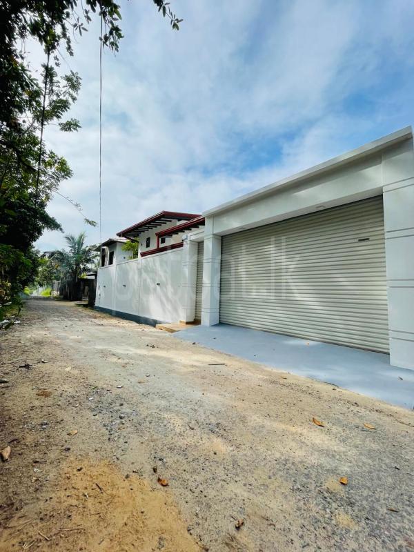 House for Sale in Athurugiriya ads-image-1