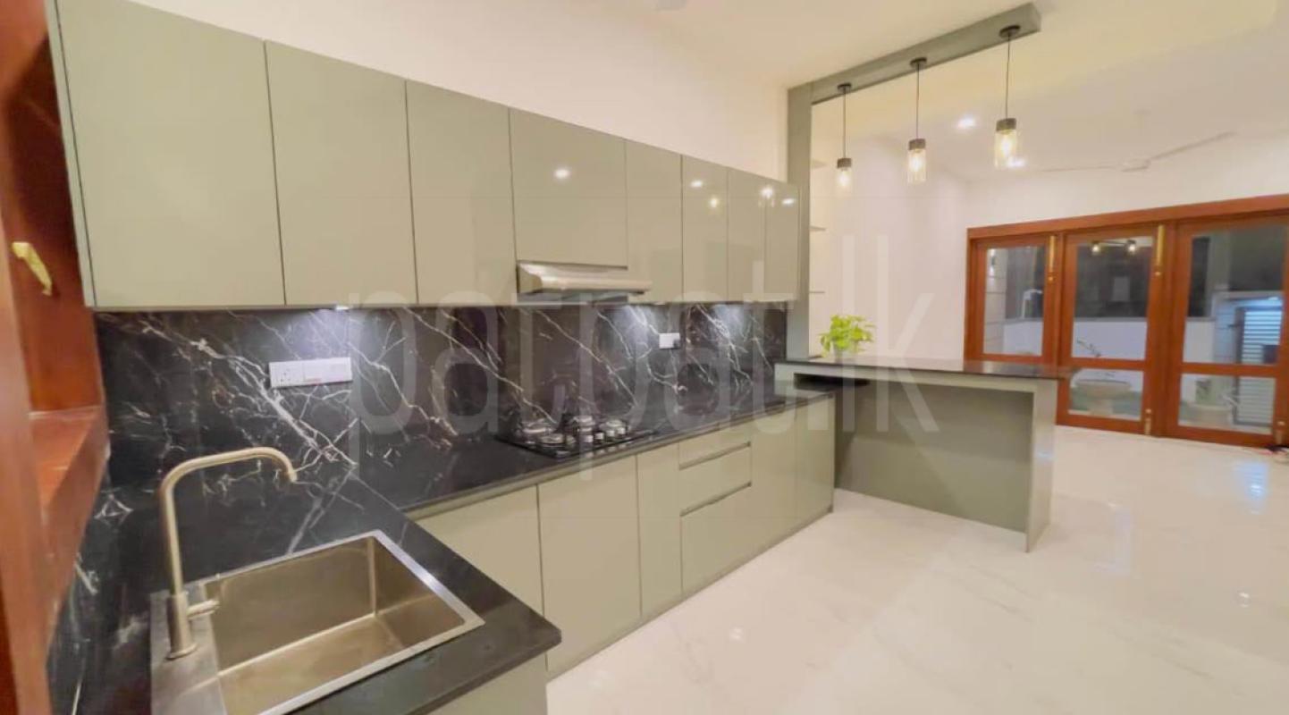 House for Sale in Athurugiriya