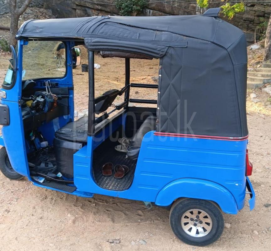 Bajaj Three Wheel 2017 - பயன்படுத்தப்பட்டது முச்சக்கர வண்டி sale in Sri Lanka - patpat.lk