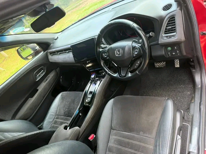 Honda Vezel 2017 - பயன்படுத்தப்பட்டது SUV sale in Sri Lanka - patpat.lk