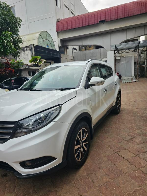 Advertisement image 1