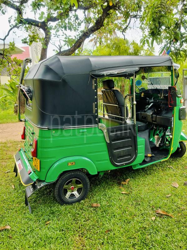 Bajaj Three Wheel 2015 - பயன்படுத்தப்பட்டது முச்சக்கர வண்டி sale in Sri Lanka - patpat.lk