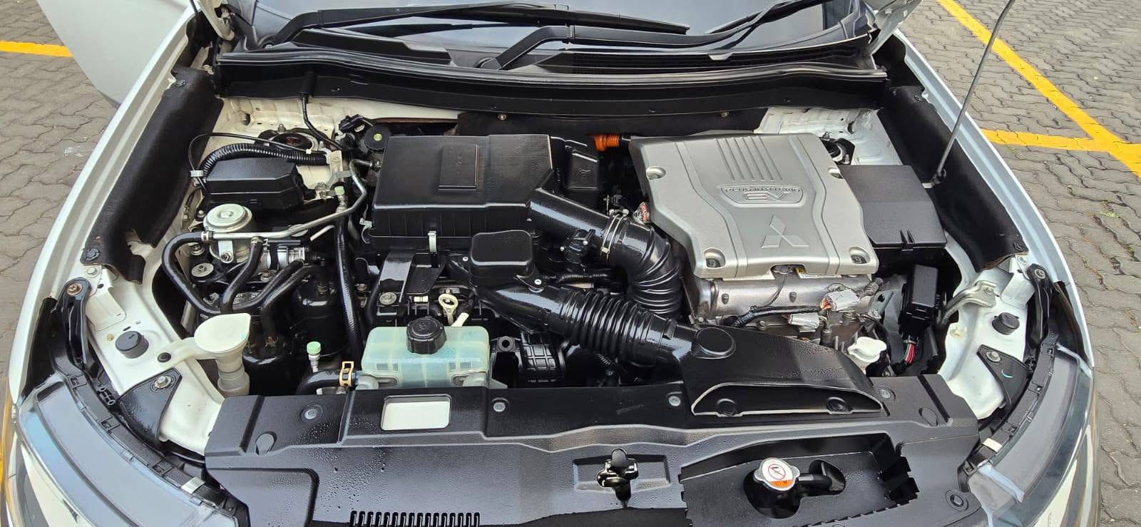Mitsubishi Outlander 2015 - பயன்படுத்தப்பட்டது SUV sale in Sri Lanka - patpat.lk