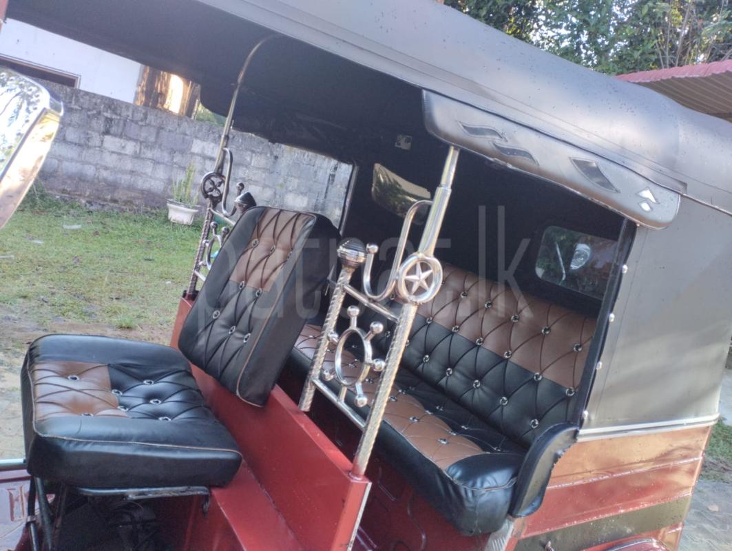 Bajaj Three Wheel 2010 - பயன்படுத்தப்பட்டது முச்சக்கர வண்டி sale in Sri Lanka - patpat.lk