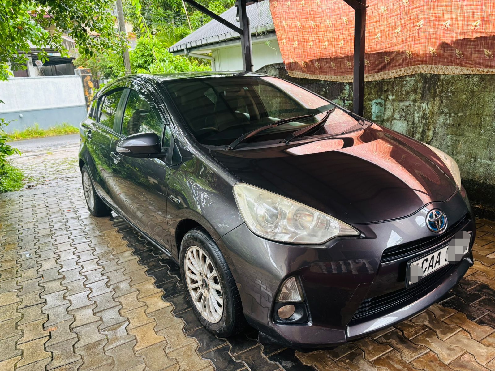 Toyota Aqua 2012 - Used Car sale in Sri Lanka - patpat.lk