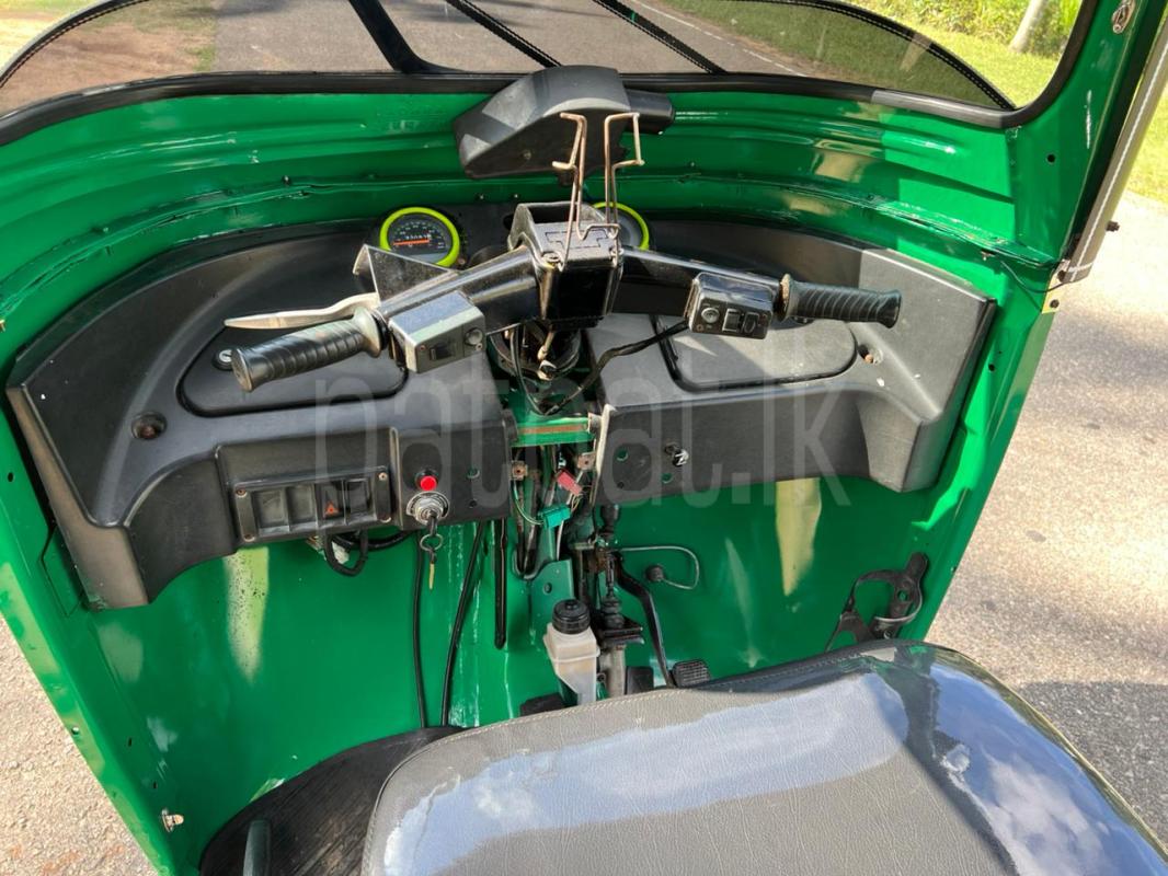 Bajaj Three Wheel 2013 - Used Three wheeler sale in Sri Lanka - patpat.lk