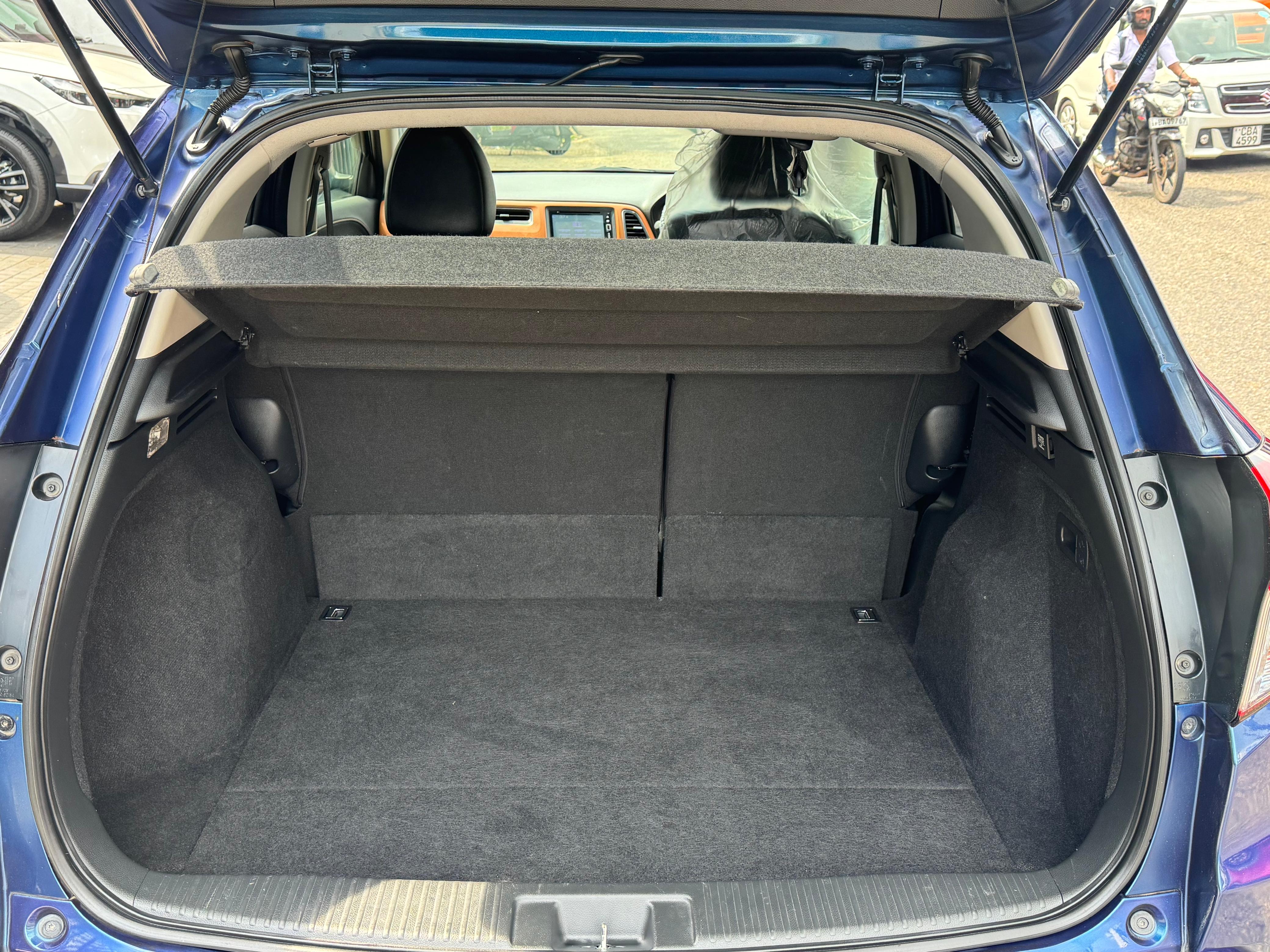 Honda Vezel 2015 - பயன்படுத்தப்பட்டது SUV sale in Sri Lanka - patpat.lk