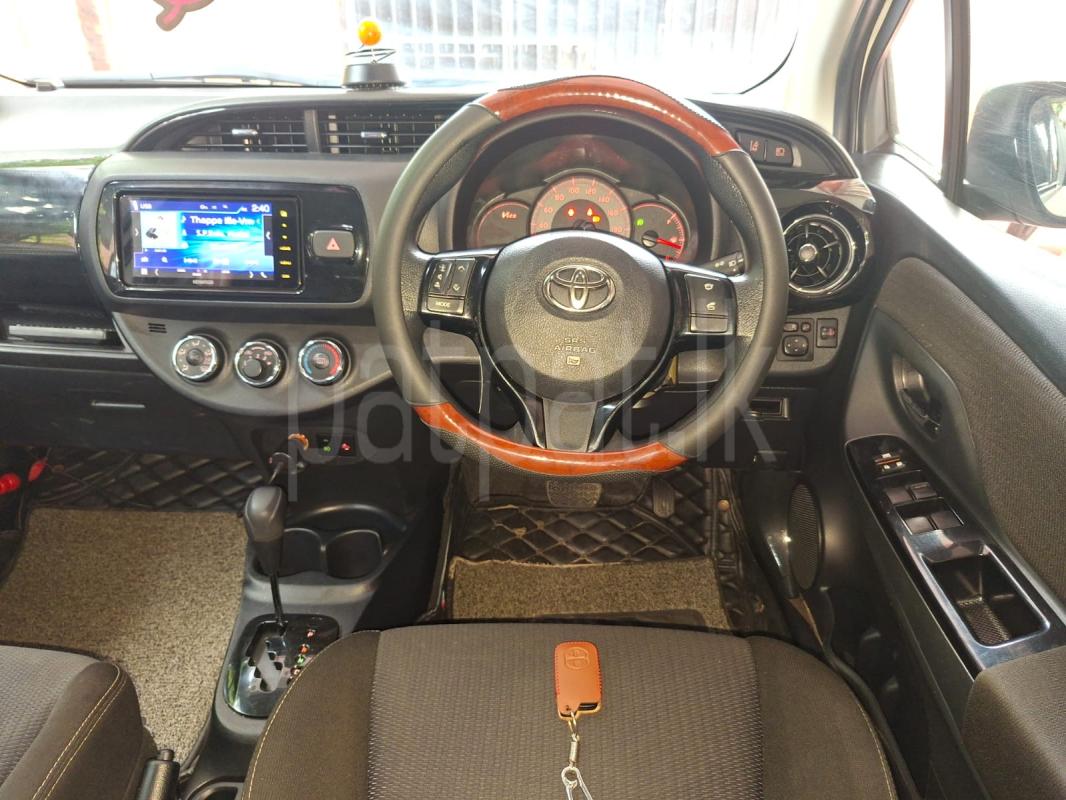 Toyota Vitz 2018 - பயன்படுத்தப்பட்டது கார் sale in Sri Lanka - patpat.lk