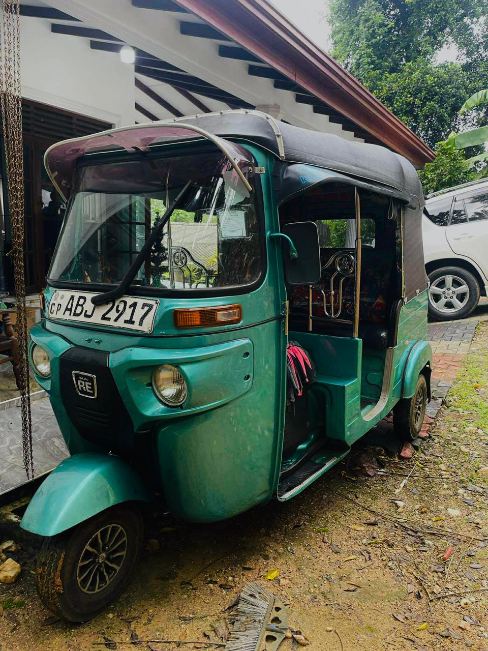 Bajaj Three Wheel 2016 - பயன்படுத்தப்பட்டது முச்சக்கர வண்டி sale in Sri Lanka - patpat.lk