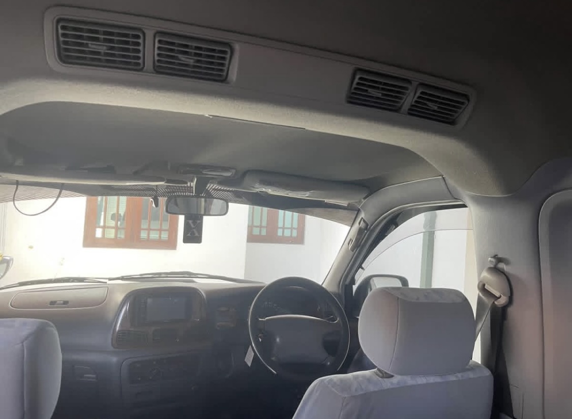 Toyota Noah 2006 - Used Van sale in Sri Lanka - patpat.lk
