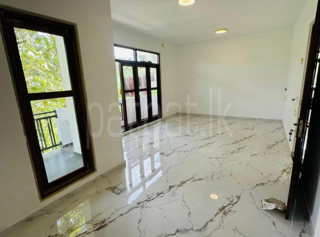 House for Sale in Athurugiriya