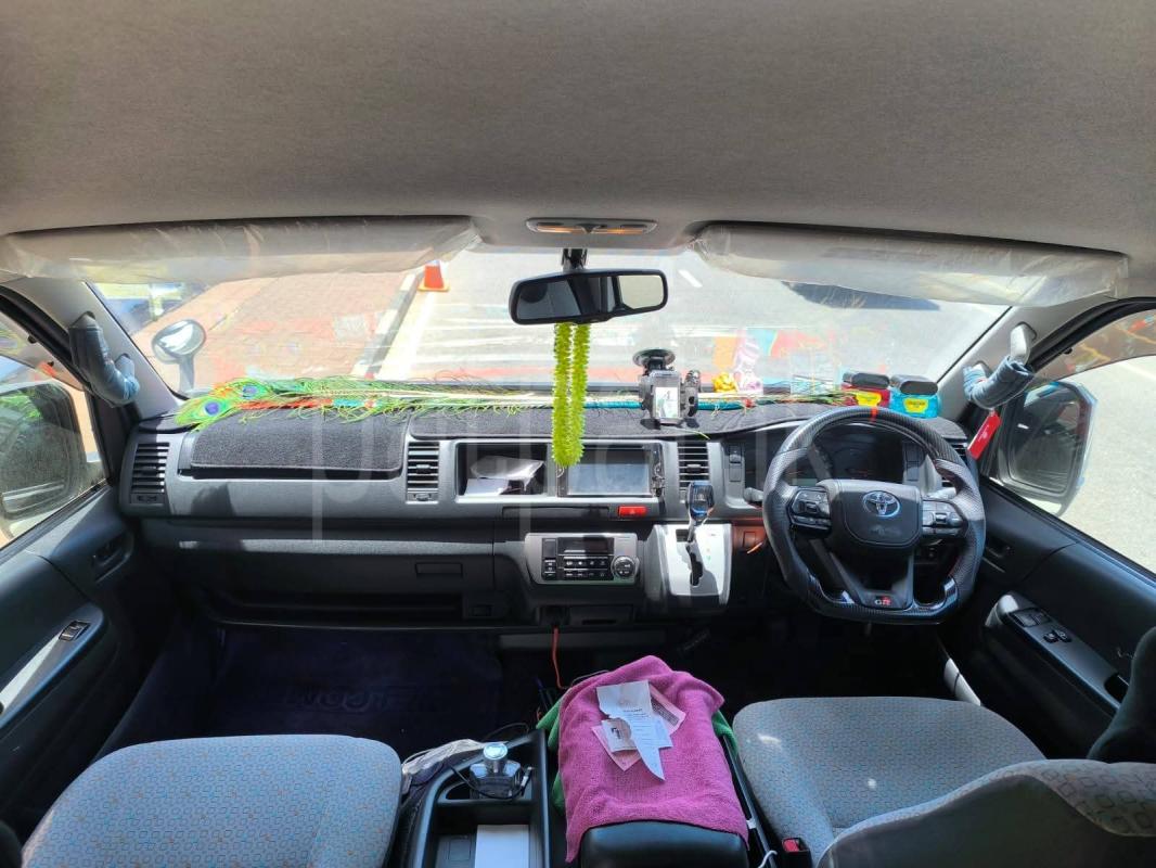 Toyota Hiace 2016 - பயன்படுத்தப்பட்டது வேன் sale in Sri Lanka - patpat.lk
